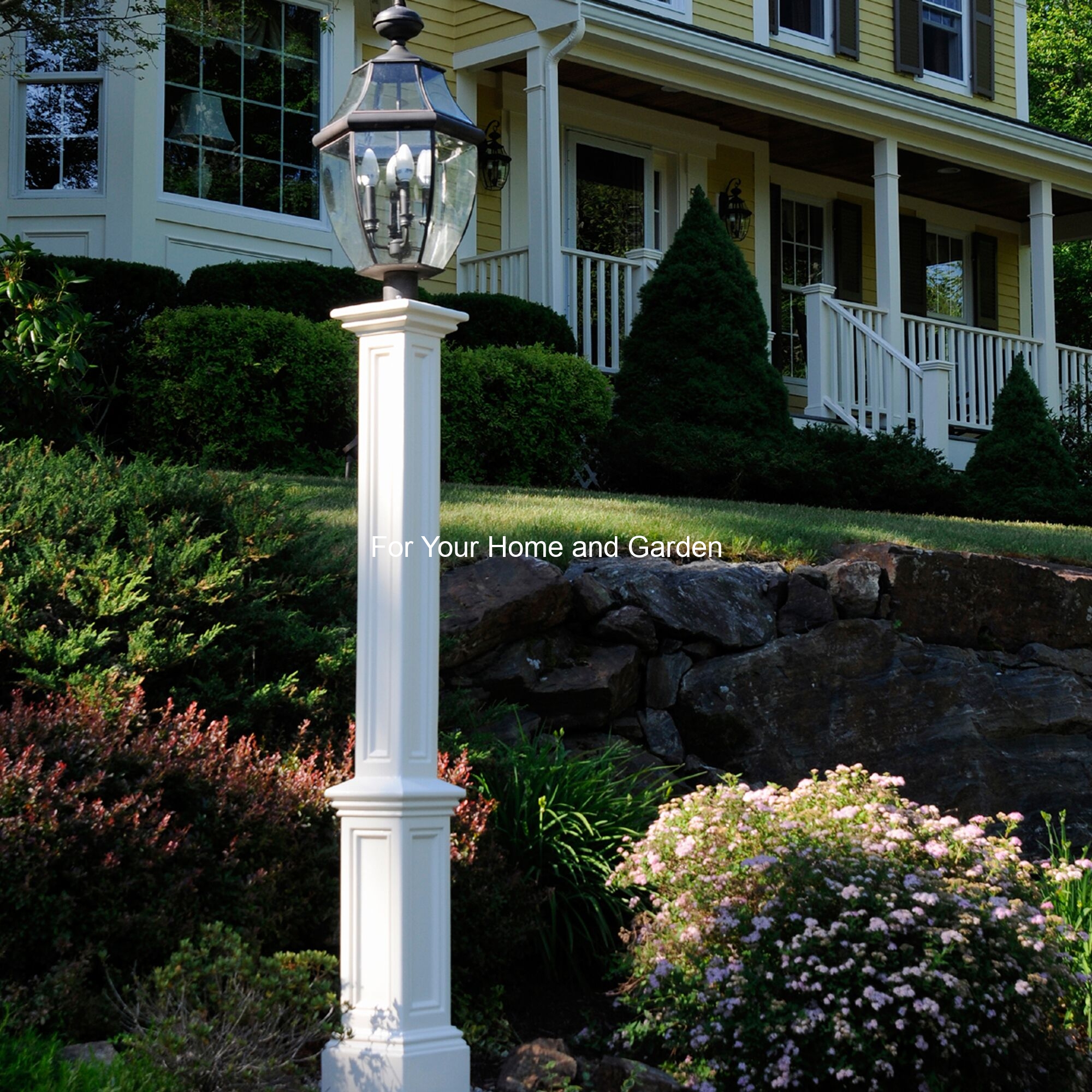 Signature Lamp Post - White w/Mount